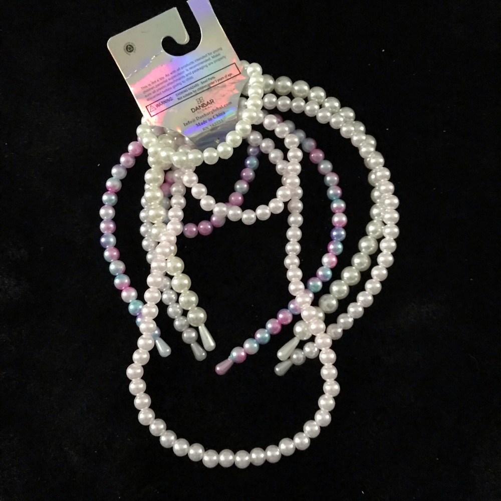 Brand new Danbar Pearl  Set for Y girls